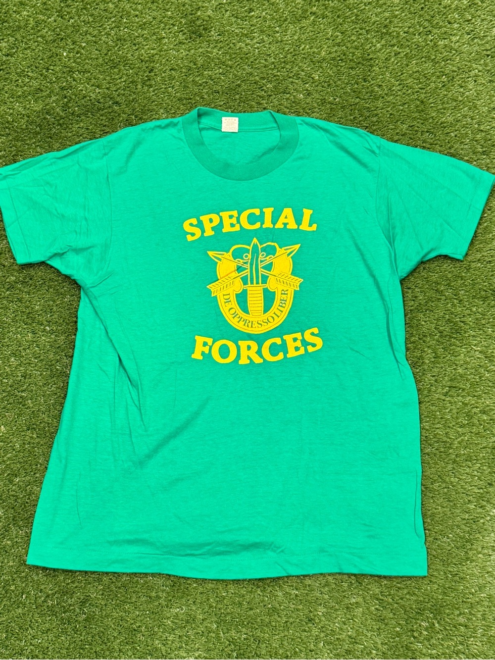 Vintage U.S. Army Special Forces XL Shirt "De Oppresso Liber” - Very Rare